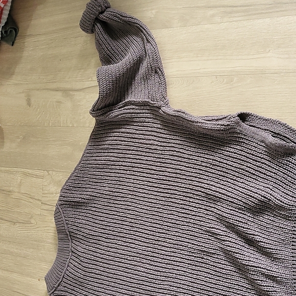 Brown knit sweater - Picture 2 of 2